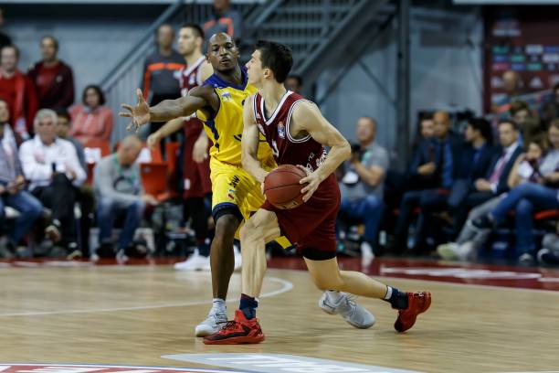 签下萨沃纳 签下萨沃纳